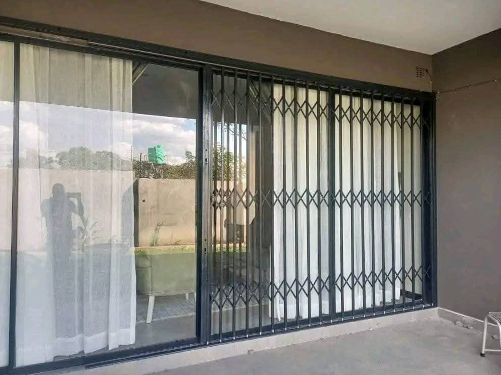 Sliding trellis patio security gate Zimbabwe